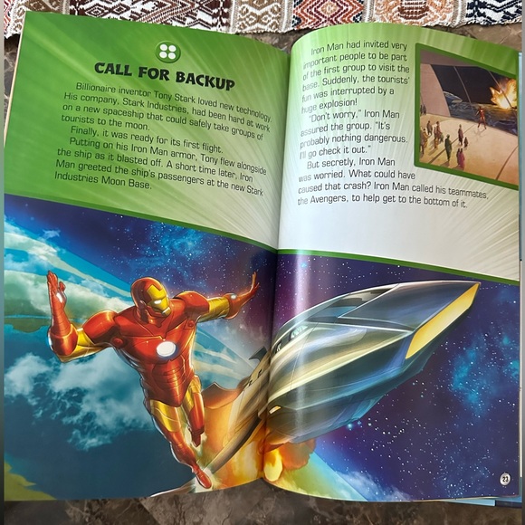 Marvel Movie Theater Storybook and Movie Projector - Picture 4 of 4